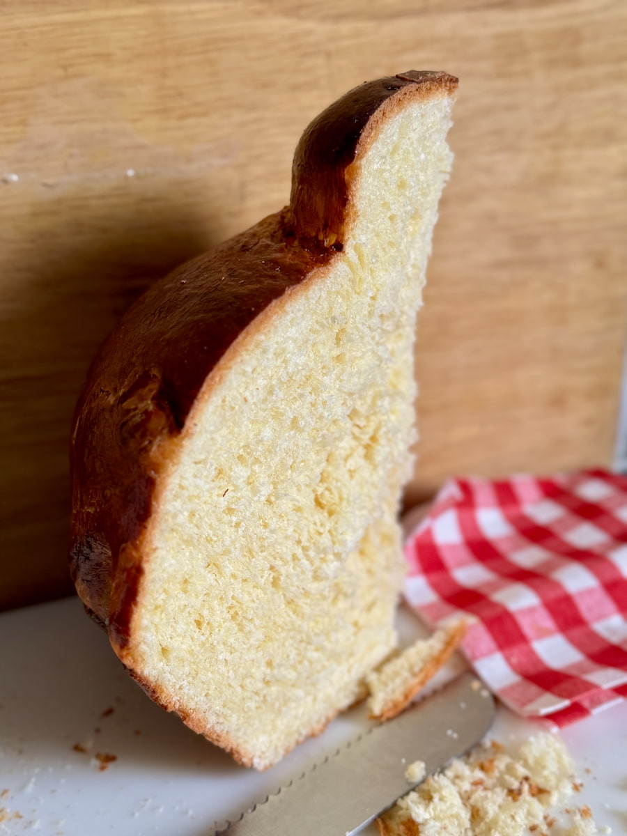 Brioche-raisin-slice large Parisian brioche cut through to see the light fluffy inside dough